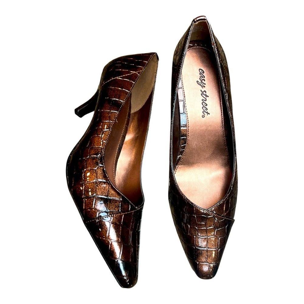 easy street Brown Croc-Embossed Pointed Toe Heels